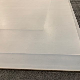 M² TRANSLUCENT SILICONE SHEET 60 SH° (±5) WIDTH 1000 mm X 2 mm (±0,3) NO TALC