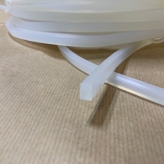 M. TRANSLUCENT SILICONE PROFILE FOOD GRADE 60 SHº (±5)