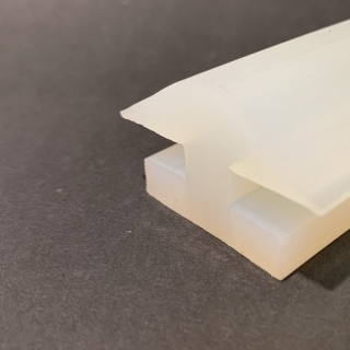 M. TRANSLUCENT SILICONE PROFILE FOOD SAFE 70 SH°(±5) HIL. H10161Q