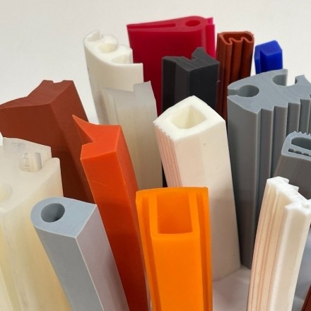 MEREFSA - Meet Your Silicone  Fabricant de profils rectangulaires