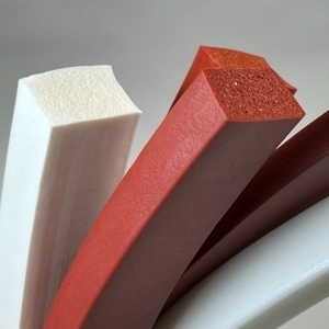 M. WHITE SPONGE SILICONE PROFILE DENS. 0,39 gr/cm³ 23,5 mm X 17 mm