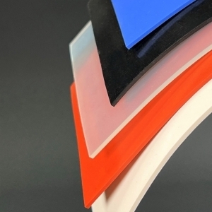 PLACA SILICONA ATOX. TRANSLUCIDA 60 SHº (±5) 100 mm x 100 mm x 2 mm (±0,2) Espesor SIN TALCO